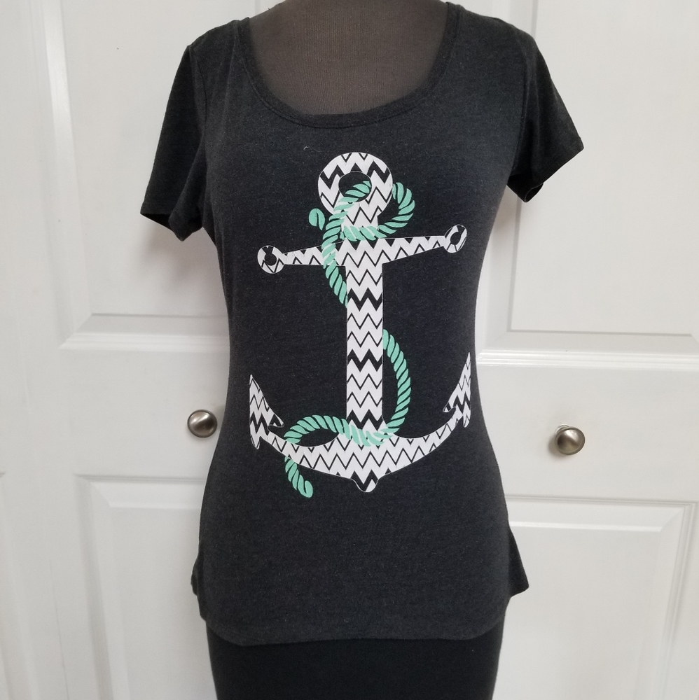 🛍 Empyre Woman's Medium Tshirt